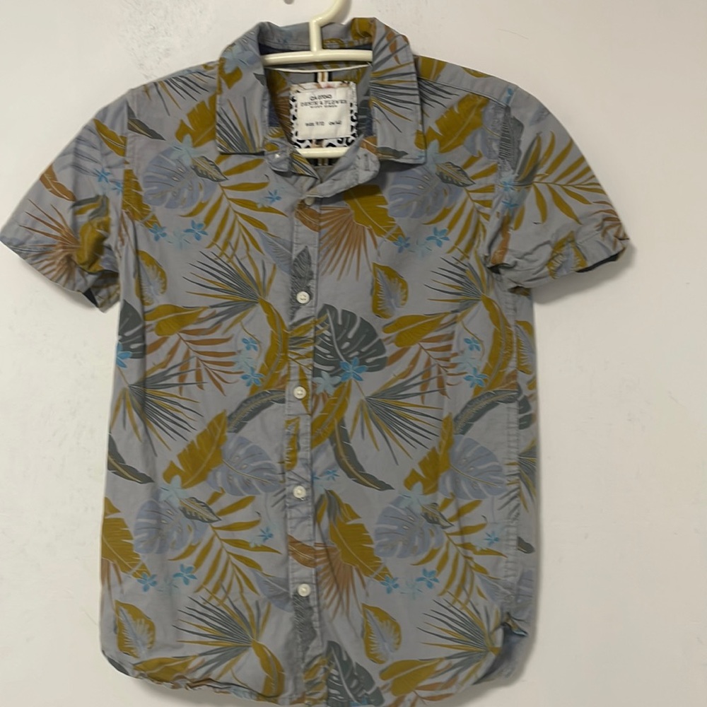 Denim & Flower for kids Polo Shirt .Size 9.   CM 140